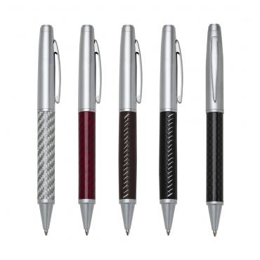 Caneta metal prata com design diferentes versões fosca.