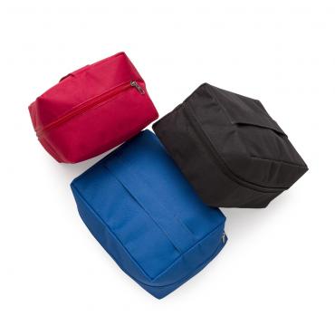 Necessaire térmica colorida com zíper lateral e alça superior. 